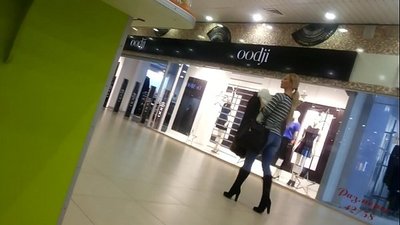 Готина мацка в супермаркета.